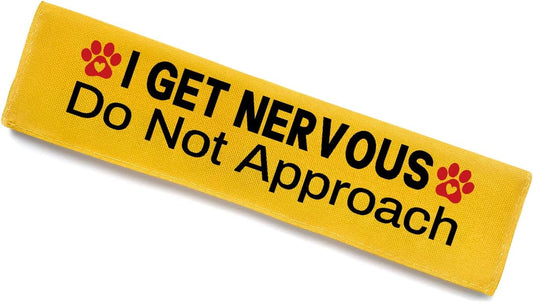 I get Nervous Dot Not Approach Dog Leash Sleeve, Funny Yellow Dog Leash Wrap Alert Hanging ID Patch Tag, Do No Pet Leash Wrap Do Not Pet Velcro Patch Wrap Pet Birthday Gifts for Dog Owners