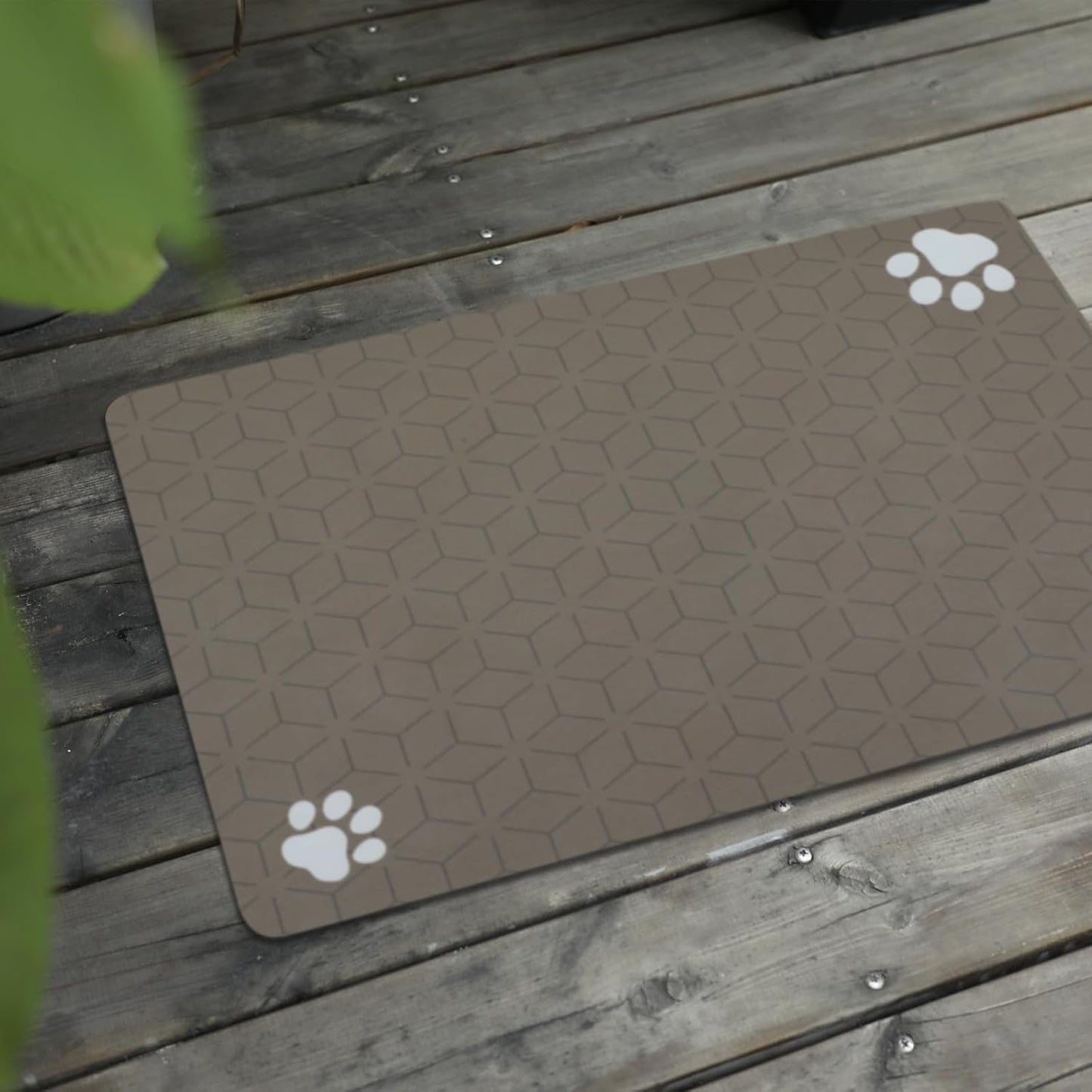 Le courant Pet Feeding Mat-Absorbent Pet Placemat for Feeding Bowl, with Waterproof Rubber Backing, Quick Dry Water Dispenser Mat for Dog and Cat,Brown.Dog Paw-15.7x23.6 in