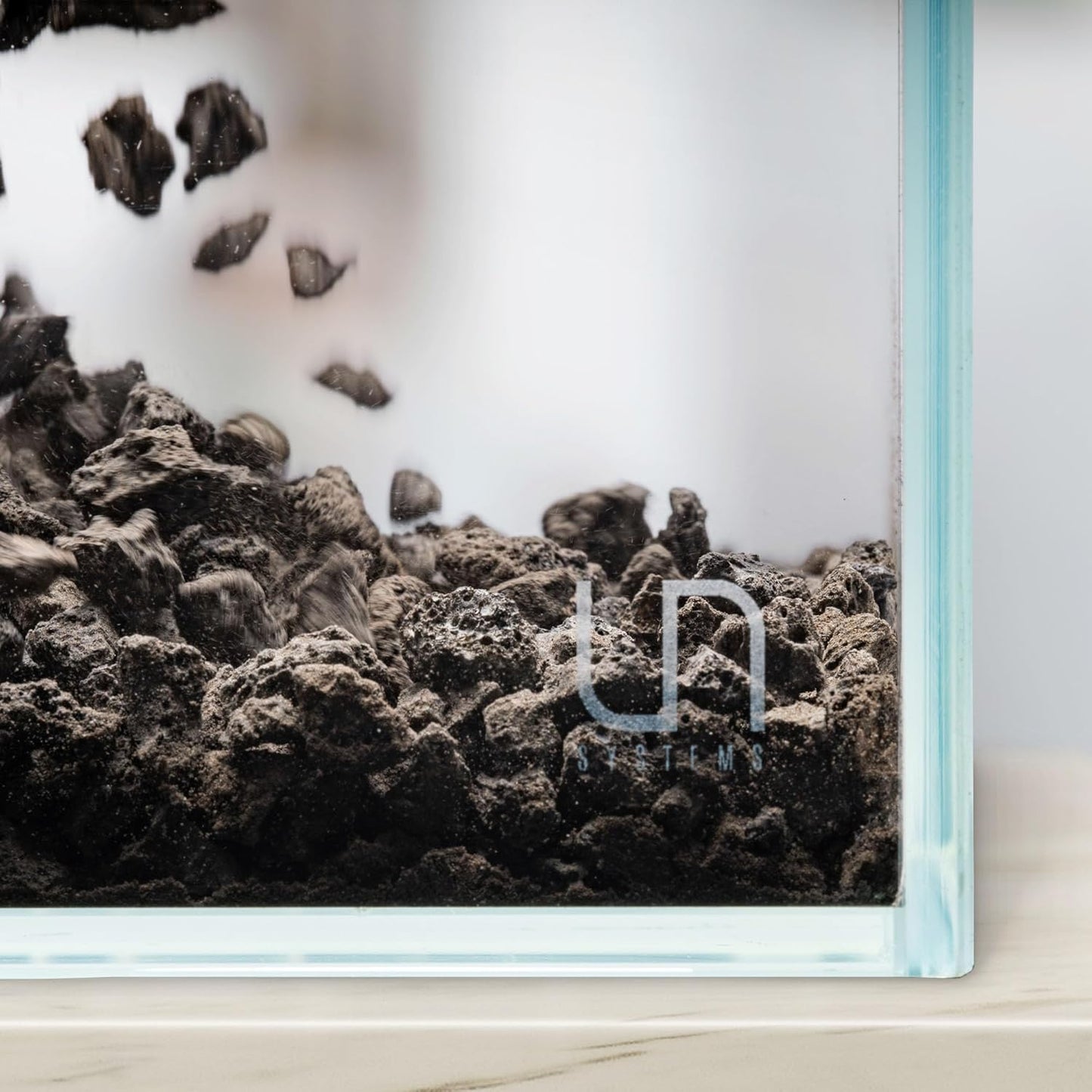 Ultum Nature Systems Controsand Vesuvius Aquarium Gravel (8L) - Versatile Substrate for Planted & Shrimp Tanks